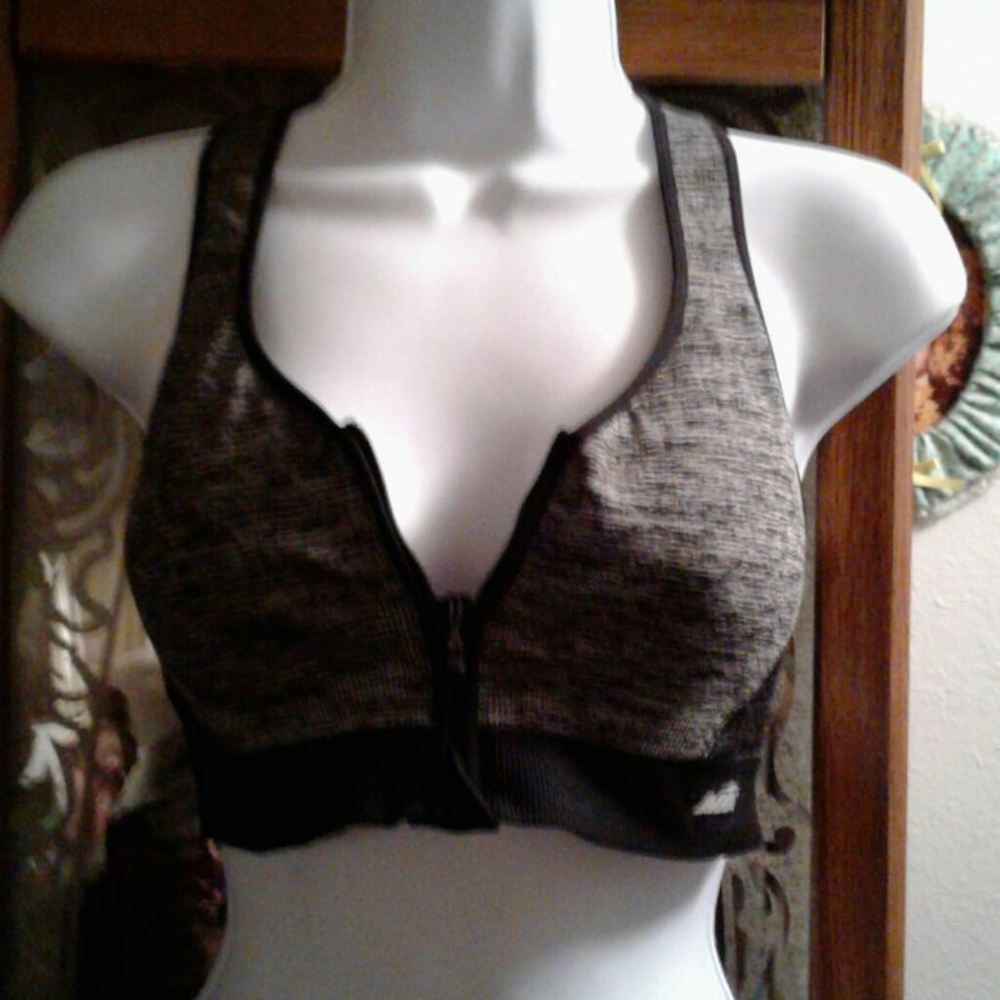 AVIA,Gray & Black,Short Style,Zip Down, Sports Bra